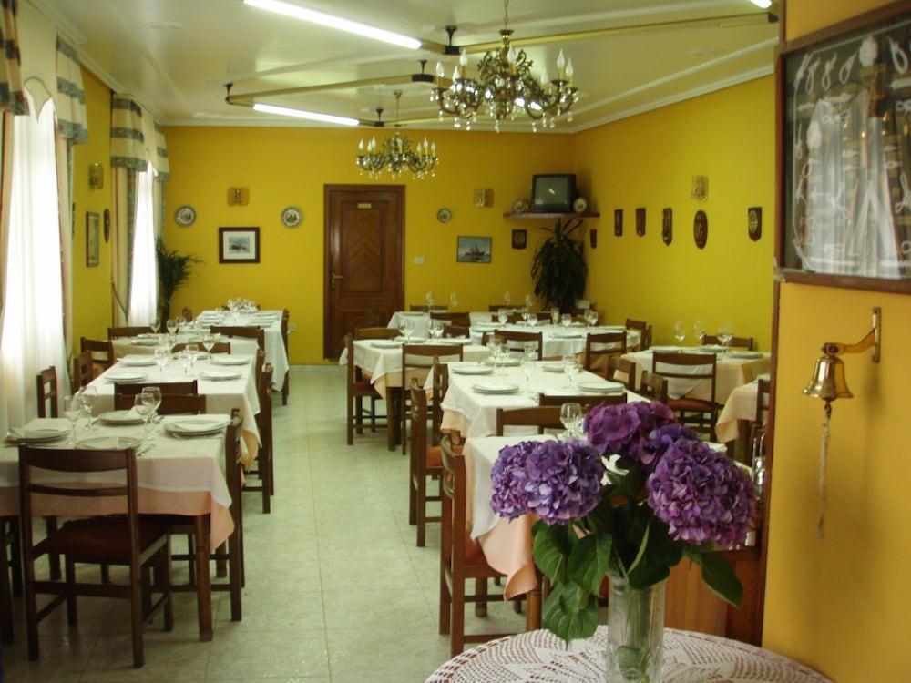 Hostal Restaurante La Cepa Cariño Exteriör bild